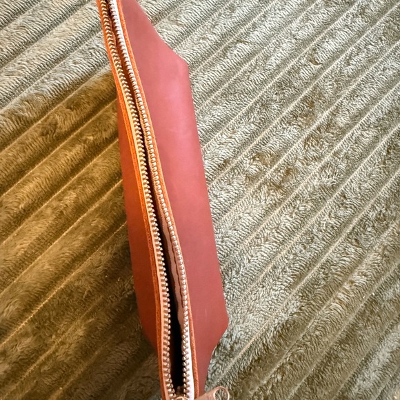 Portland Leather Goods Toiletry Bag - Picture 3 of 7